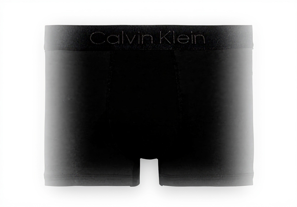 Caleçon Calvin Klein porté par un homme en tenue décontractée