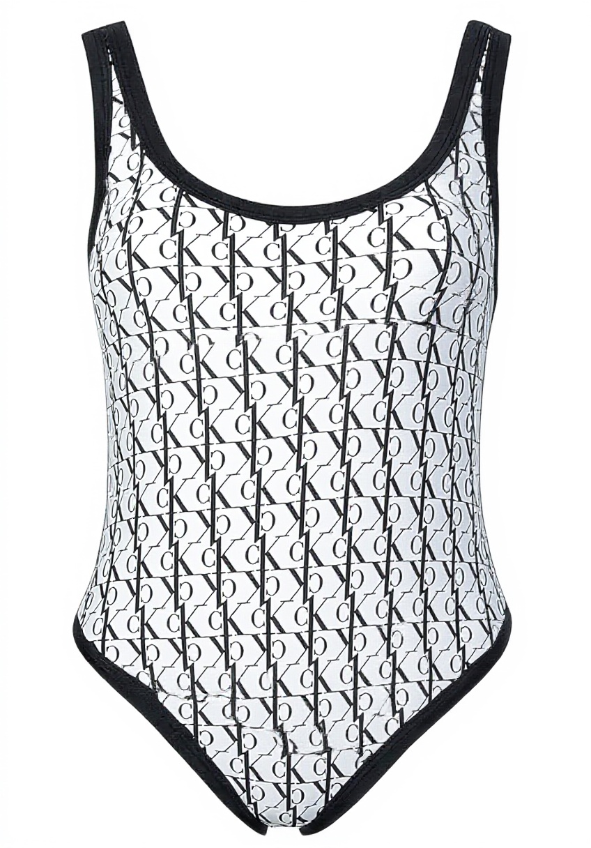 Maillot de bain Calvin Klein blanc porté sur la plage