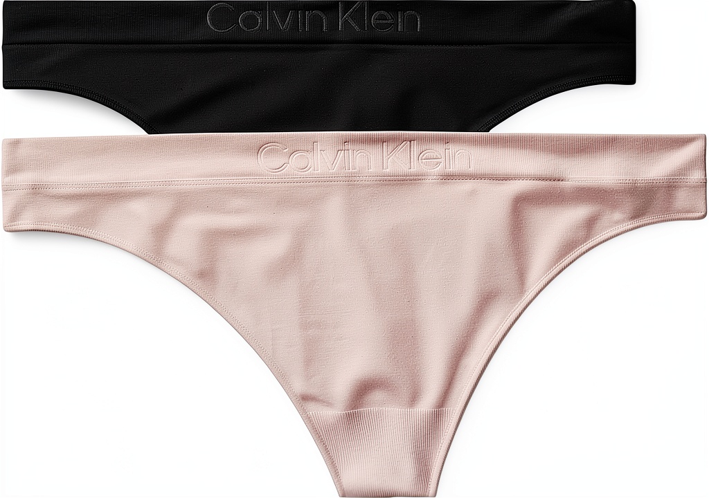 Sous-vêtement Calvin Klein femme porté montrant la coupe confortable